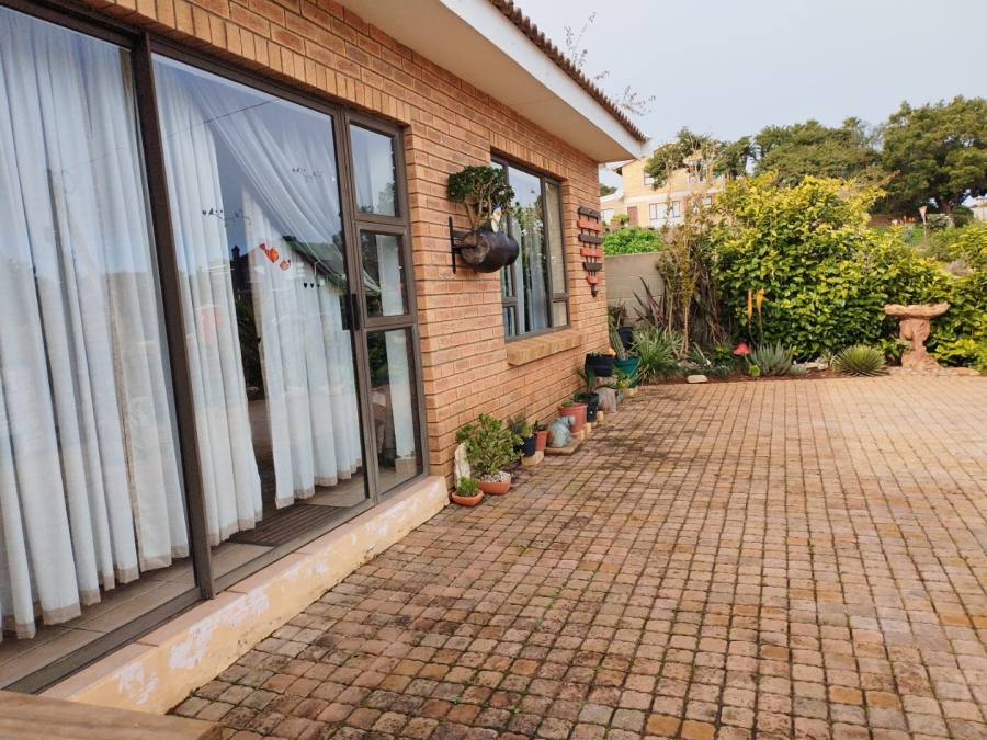 4 Bedroom Property for Sale in Dana Bay Western Cape